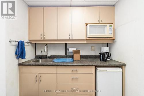 5565 5Th Line, New Tecumseth, ON - Indoor Photo Showing Kitchen
