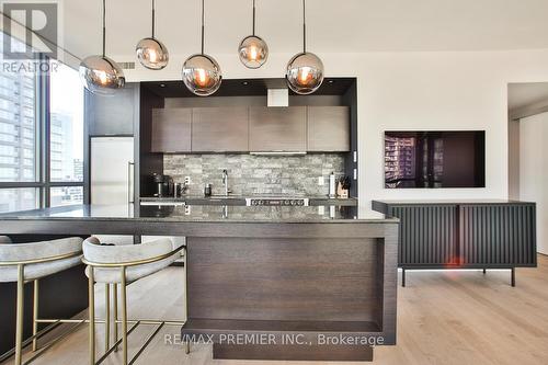 1606 - 8 Charlotte Street, Toronto, ON - Indoor Photo Showing Other Room