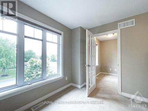 1070 Ottenbrite Crescent, Ottawa, ON - Indoor Photo Showing Other Room