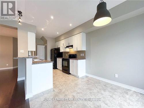 1070 Ottenbrite Crescent, Ottawa, ON - Indoor Photo Showing Kitchen