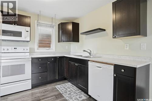 470 Hamilton Street, Regina, SK - Indoor Photo Showing Kitchen With Double Sink