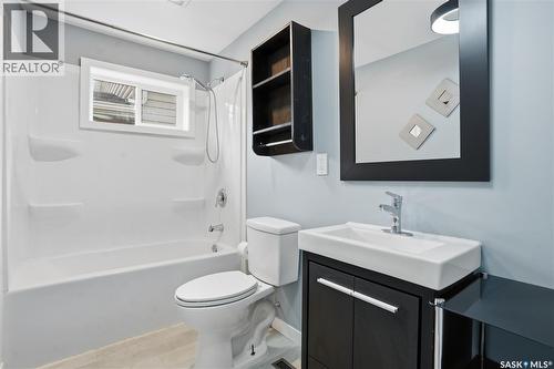 470 Hamilton Street, Regina, SK - Indoor Photo Showing Bathroom
