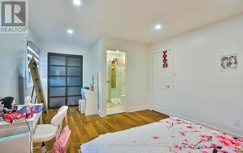 4322 Shelby Crescent, Mississauga, ON - Indoor Photo Showing Bedroom