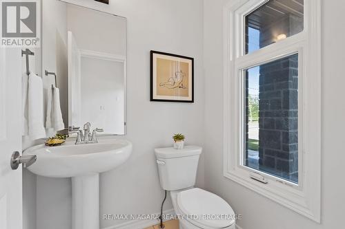 219 Wells Avenue, Fort Erie (Ridgeway), ON - Indoor Photo Showing Bathroom