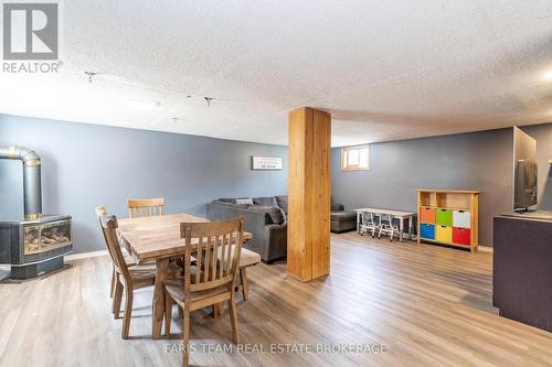 8304 County Road 169, Severn, ON - Indoor Photo Showing Living Room