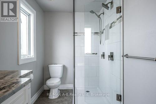 86 Freeland Drive, Stratford, ON - Indoor Photo Showing Bathroom