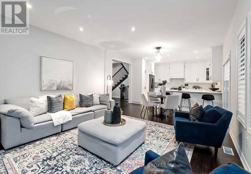 132 Lametti Drive, Pelham (Fonthill), ON - Indoor Photo Showing Living Room