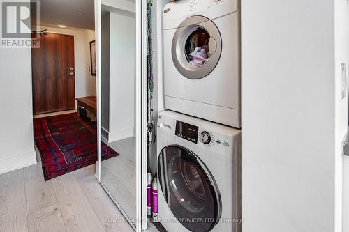 906 - 111 St Clair Avenue W, Toronto, ON - Indoor Photo Showing Laundry Room