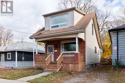 104 OAK STREET  London East (East M), ON N5Z 2H6