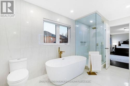 421 Stringer Circle, Milton, ON - Indoor Photo Showing Bathroom