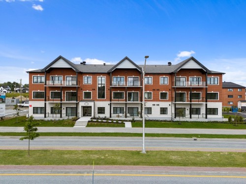 Back of Structure - 201-5961 Boul. René-Lévesque, Sherbrooke (Brompton/Rock Forest/Saint-Élie/Deauville), QC - Outdoor With Facade