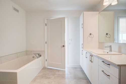 Bathroom - 201-5961 Boul. René-Lévesque, Sherbrooke (Brompton/Rock Forest/Saint-Élie/Deauville), QC - Indoor Photo Showing Bathroom