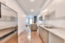 Kitchen - 1-2313 Rue Ontario E., Montréal (Ville-Marie), QC  - Indoor Photo Showing Kitchen With Upgraded Kitchen 