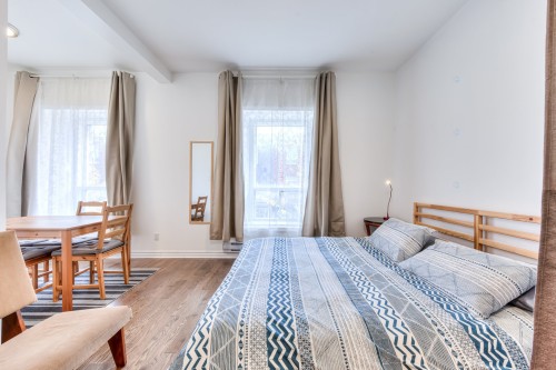 Bedroom - 1-2313 Rue Ontario E., Montréal (Ville-Marie), QC - Indoor Photo Showing Bedroom