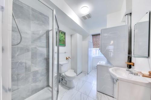 Bathroom - 1-2313 Rue Ontario E., Montréal (Ville-Marie), QC - Indoor Photo Showing Bathroom