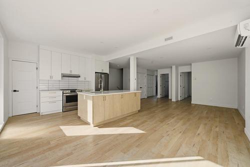 Dining room - 2436 Rue Knox, Montréal (Le Sud-Ouest), QC - Indoor Photo Showing Kitchen