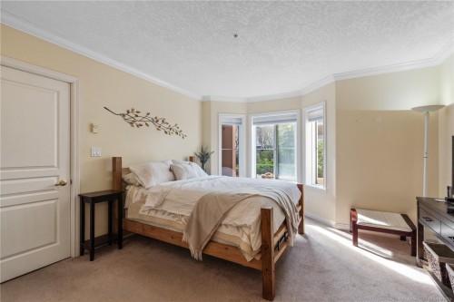 102-405 Quebec St, Victoria, BC - Indoor Photo Showing Bedroom