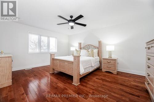 117 Professor Day Drive, Bradford West Gwillimbury, ON - Indoor Photo Showing Bedroom