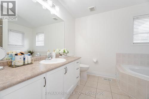117 Professor Day Drive, Bradford West Gwillimbury, ON - Indoor Photo Showing Bathroom