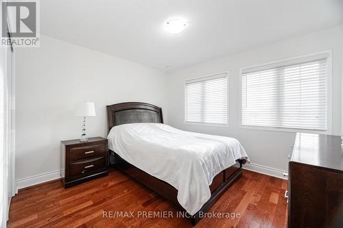 117 Professor Day Drive, Bradford West Gwillimbury, ON - Indoor Photo Showing Bedroom