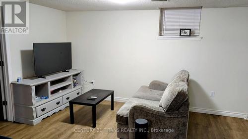 853 Crowells Street, Oshawa, ON - Indoor