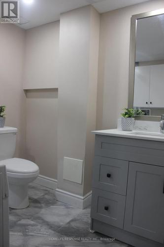 Lower - 54 Gladstone Square, Brampton, ON - Indoor Photo Showing Bathroom