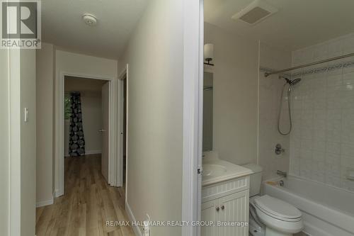 1800 Stonehenge Crescent, Ottawa, ON - Indoor Photo Showing Bathroom