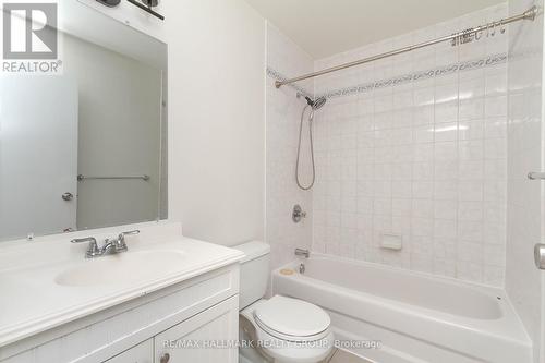 1800 Stonehenge Crescent, Ottawa, ON - Indoor Photo Showing Bathroom