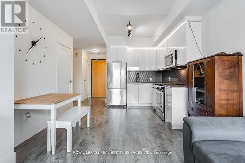 412 - 15 Prince Albert Boulevard, Kitchener, ON - Indoor Photo Showing Kitchen