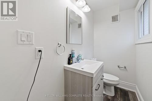 220 Caroline Street S, Hamilton, ON - Indoor Photo Showing Bathroom
