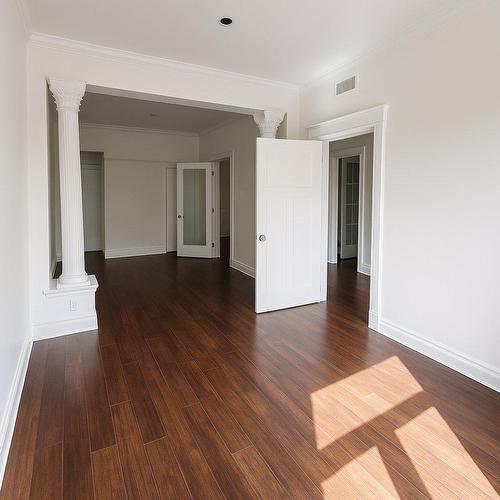 Salon - 8327 Rue St-Denis, Montréal (Villeray/Saint-Michel/Parc-Extension), QC - Indoor