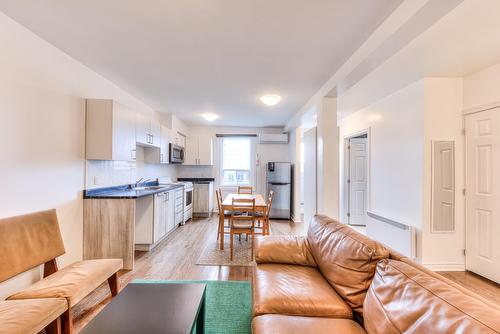 Living room - 3-2313 Rue Ontario E., Montréal (Ville-Marie), QC - Indoor Photo Showing Living Room