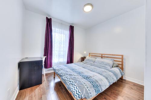 Primary bedroom - 3-2313 Rue Ontario E., Montréal (Ville-Marie), QC - Indoor Photo Showing Bedroom
