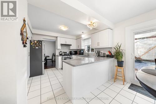 200 Fallingbrook Street, Whitby, ON - Indoor Photo Showing Kitchen