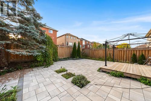 200 Fallingbrook Street, Whitby, ON - Outdoor