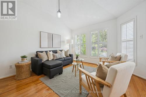 58 - 1240 Westview Terrace, Oakville, ON - Indoor Photo Showing Living Room