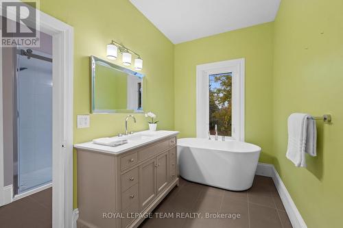6722 Rideau Valley Drive S, Ottawa, ON - Indoor Photo Showing Bathroom