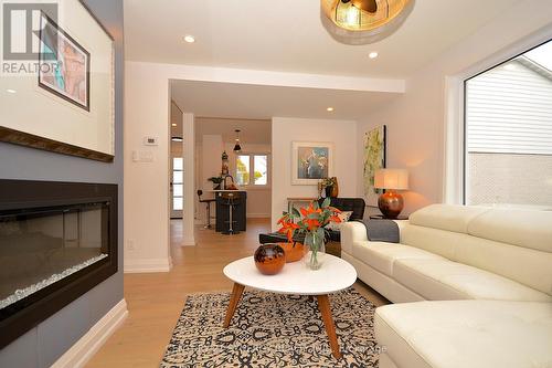34 - 660 Hochelaga Street, Ottawa, ON - Indoor Photo Showing Living Room With Fireplace