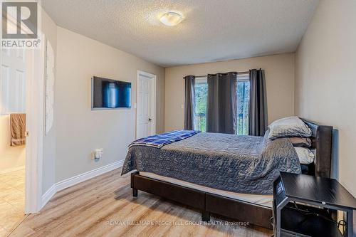 30 Hewitt Place, Barrie, ON - Indoor Photo Showing Bedroom