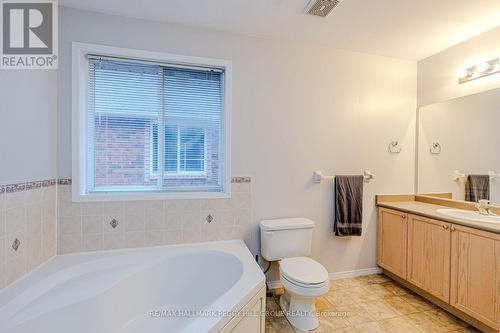 30 Hewitt Place, Barrie, ON - Indoor Photo Showing Bathroom