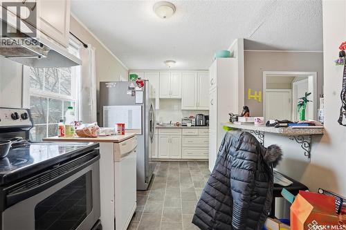 1401 2Nd Avenue N, Saskatoon, SK - Indoor Photo Showing Kitchen