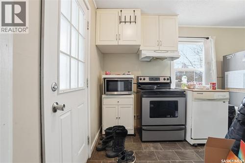1401 2Nd Avenue N, Saskatoon, SK - Indoor Photo Showing Kitchen