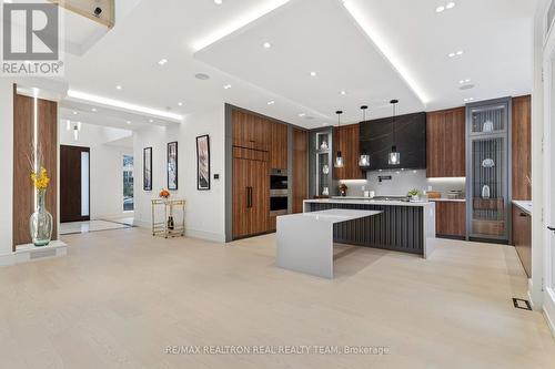 1362 Sedgewick Crescent, Oakville, ON - Indoor Photo Showing Kitchen With Upgraded Kitchen