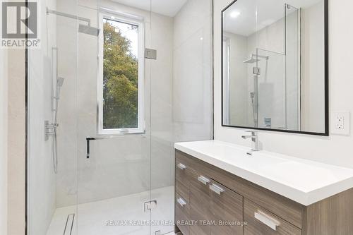 1362 Sedgewick Crescent, Oakville, ON - Indoor Photo Showing Bathroom