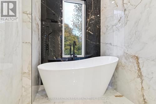 1362 Sedgewick Crescent, Oakville, ON - Indoor Photo Showing Bathroom