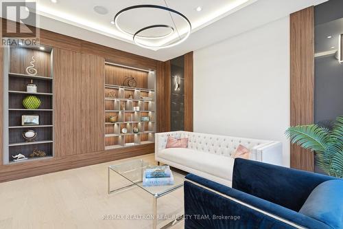 1362 Sedgewick Crescent, Oakville, ON - Indoor Photo Showing Living Room