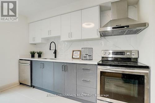 160 Letitia Street, Barrie, ON - Indoor Photo Showing Kitchen