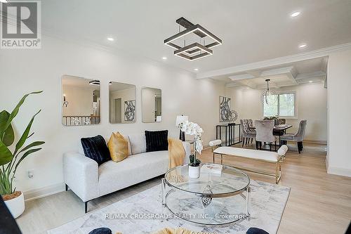 160 Letitia Street, Barrie, ON - Indoor Photo Showing Living Room