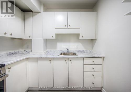 1123 Queenston Road, Cambridge, ON - Indoor Photo Showing Kitchen