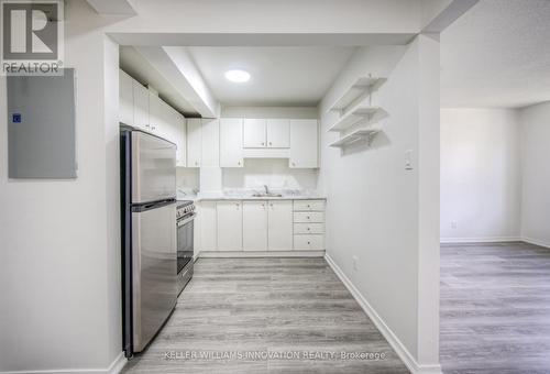 1123 Queenston Road, Cambridge, ON - Indoor Photo Showing Kitchen